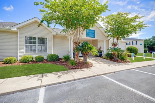 Exterior View at Bay Crossings  Apartments, Bay St. Louis, MS, 39520