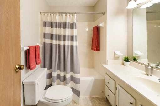 Luxurious Bathroom at Parkside at Maple Canyon, Columbus, Ohio