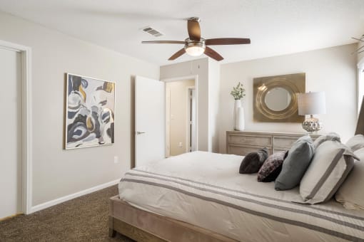 Bedroom area with bed at The Luxe of Southaven, Southaven, 38671