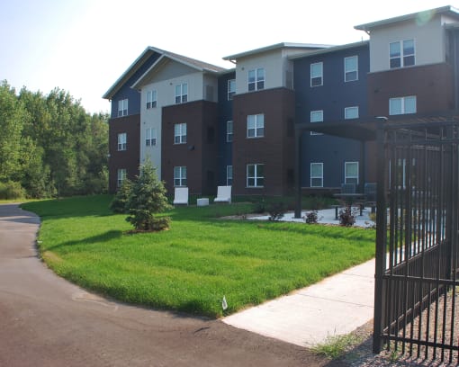 an image of an apartment building