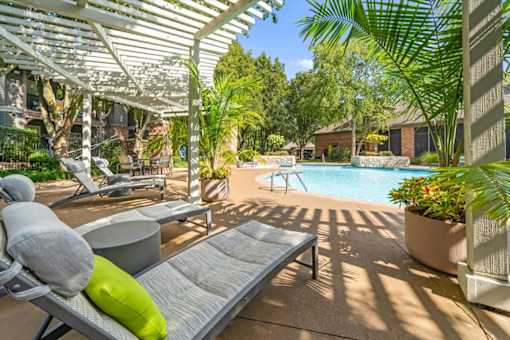Swimming Pool at Crescent Apartment Homes, Kansas, 66219