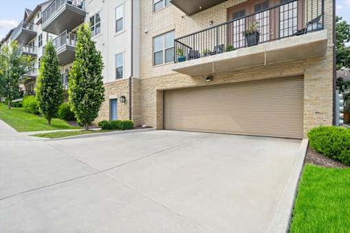 Garages Available at The Dorset, Kansas City, 64112