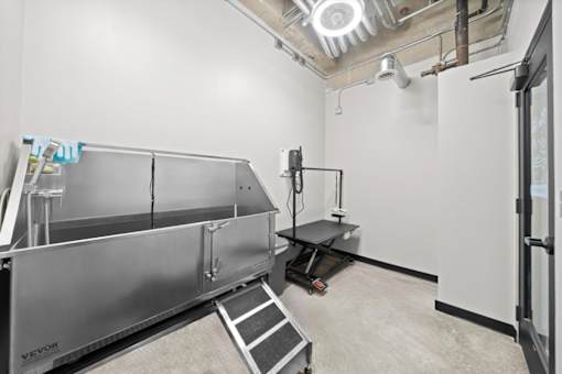 Pet Wash at The Dorset, Kansas City, 64112