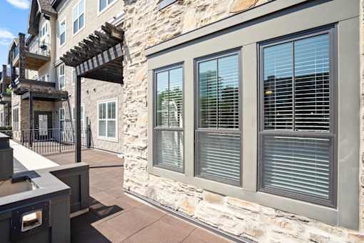 Exterior View1 at Mirabelle Luxury Apartments, Kansas City, MO
