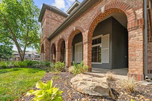 Garden Area at Crescent Apartment Homes, Lenexa, 66219