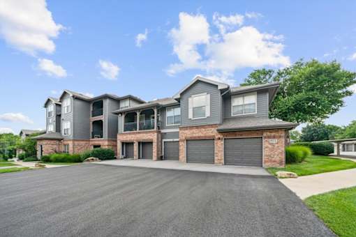 Garages Available at Crescent Apartment Homes, Lenexa, 66219