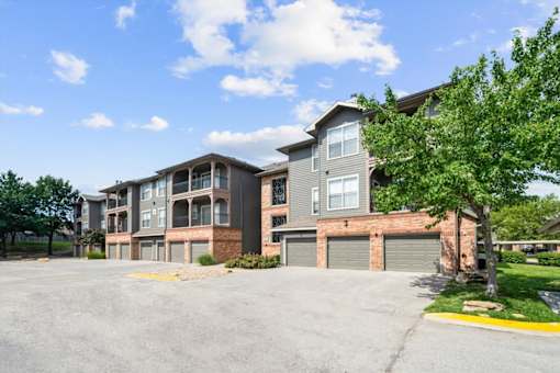 Garages at Crescent Apartment Homes, Lenexa, KS
