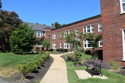 Image of the Exterior of Colonial Village West | Affordable Arlington Apartments