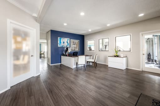 the preserve at ballantyne commons clubhouse living room and dining room