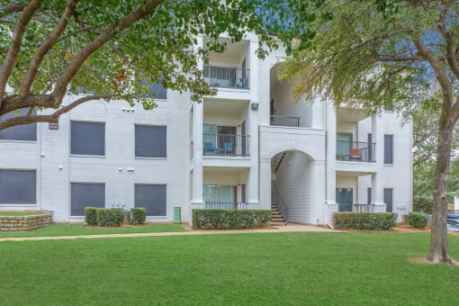 exterior view at the regency woods apartments in pascagoula, ms