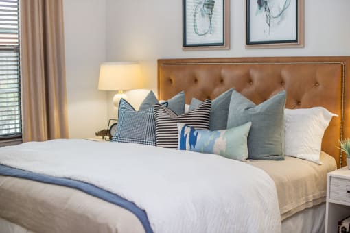 luxury bedroom in houston texas apartments