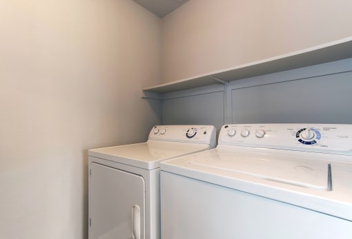 washer & dryer in apartments in webster tx