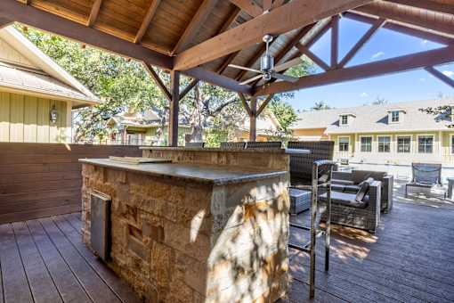 outdoor grill in san antonio apartments