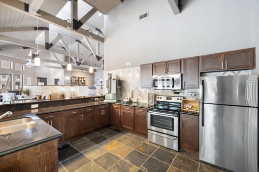 stainless steel appliances kitchen in webster apartments
