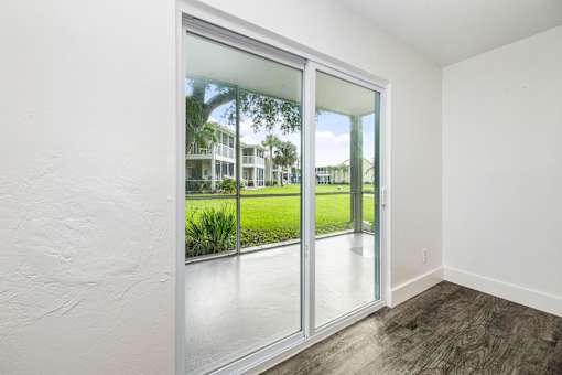 the preserve at ballantyne commons apartment living room