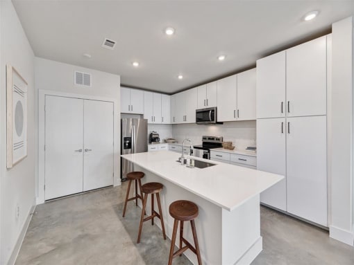 saint_mary_kitchen_4 in austin tx apartments