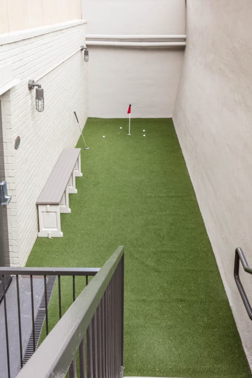 putting green in fort worth apartments