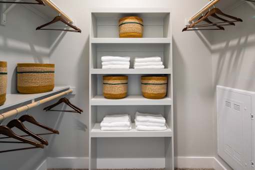 bath towels cabinet storage
