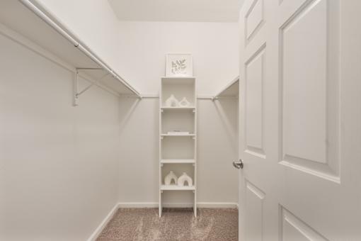 Large Closet at Fieldstone at Glenwood Crossing, Cincinnati, OH