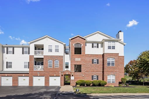 Property Exterior at Fieldstone at Glenwood Crossing, Cincinnati, OH