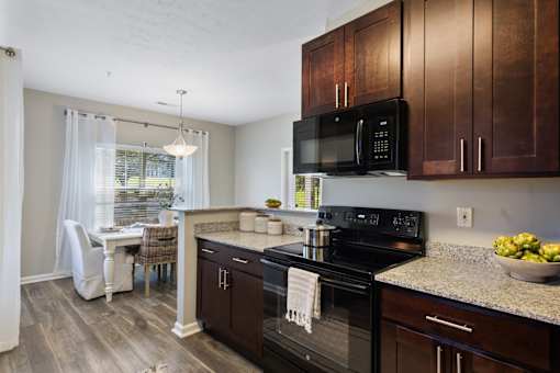 Modern Kitchen with Cabinets at Fieldstone at Glenwood Crossing, Cincinnati, 45215