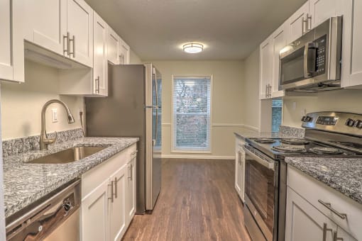 Fully Equipped Kitchen at Rosemont Vinings Ridge, Georgia