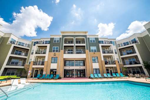 Pool View at Mosaic at Levis Commons, Perrysburg