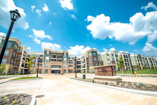 Blue Skies over Mosaic at Mosaic at Levis Commons, Ohio, 43551
