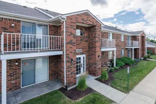 Elegant Exterior View at Bradford Place Apartments, Indiana