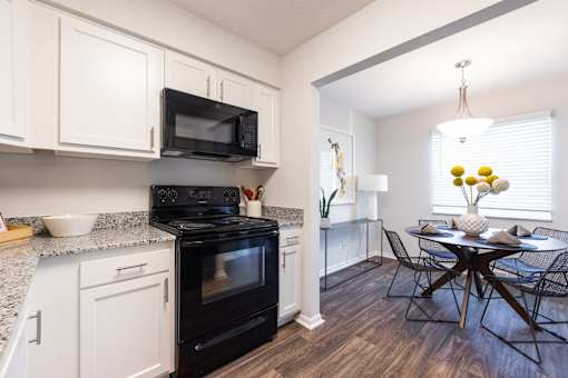 Eat-In Kitchen at Gramercy Apartments, Carmel, IN 46032 