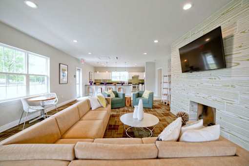 Resident Lounge with Media at Gramercy Apartments, Carmel, IN 46032