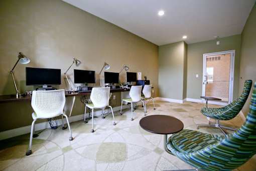 Business Center With Computers at Gramercy Apartments, Carmel Indiana 