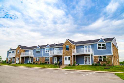 Apartment Exterior at Gramercy Apartments, Carmel, IN