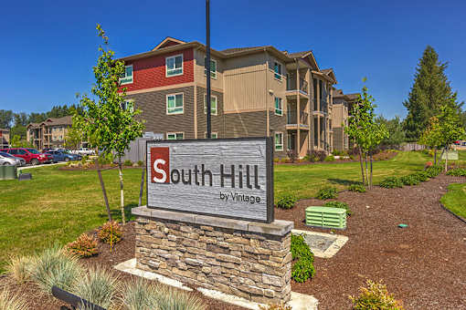 Monument Sign  at SOUTH HILL BY VINTAGE, Puyallup, WA