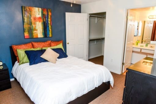 Bedroom with closet at ARBORS OF KILLEEN, KILLEEN, 76542