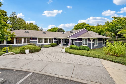 Leasing office with parking