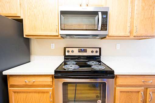  Microwave at LINCOLN GARDENS APARTMENTS, Napa