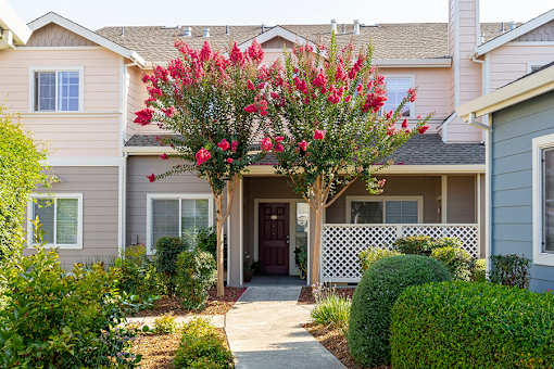  Walkway at LINCOLN GARDENS APARTMENTS, Napa, CA 94559