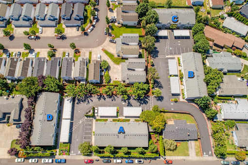 A bird's eye view at Vancouver Mall Apartments, Washington ? 