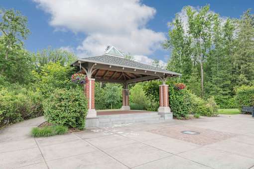 Gazebo at Fairview Village Apartments, Oregon, 97024