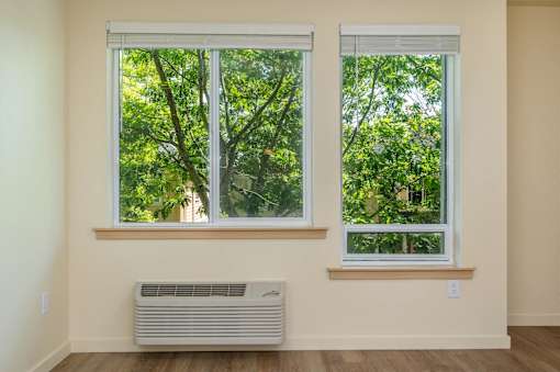 Apartments Large Windows at Fairview Village Apartments, Oregon, 97024