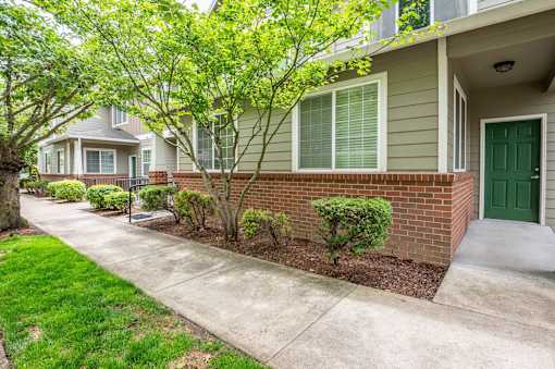 Courtyard at Fairview Village Homes, Oregon