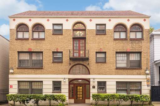 Exterior View at Palladian Apartments, Portland, OR 97201 ? 