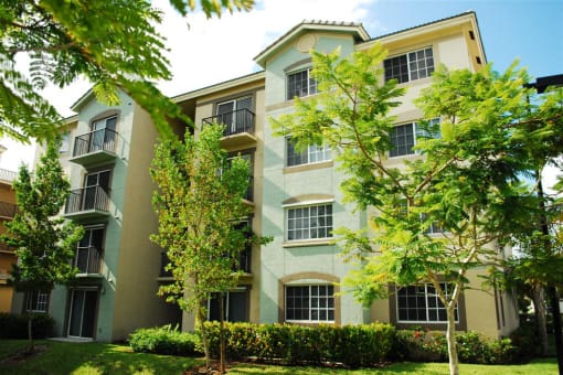 Exterior building view at Harbour Cove, Hallandale Beach Florida
