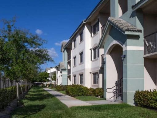 community exterior at Valencia Pointe, Miami, Florida