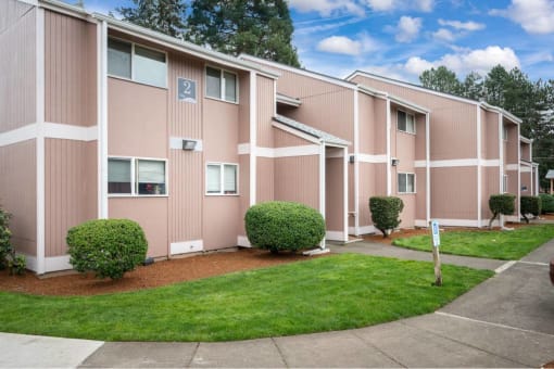 lawn outside apartment building at Fort Vancouver Terrace, Vancouver, WA