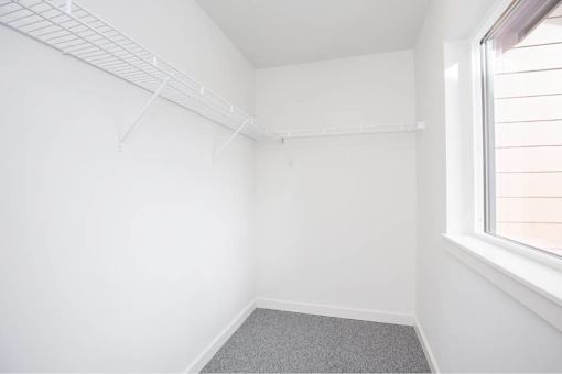 White room at Bridge Meadows Redmond Apartments, Redmond, OR