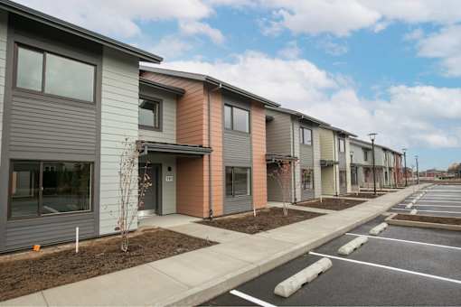Modern townhouses at Bridge Meadows Redmond Apartments, Redmond