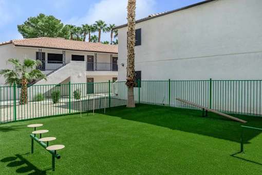 Wide Green Lawn at Dash Apartments, Las Vegas, 89104