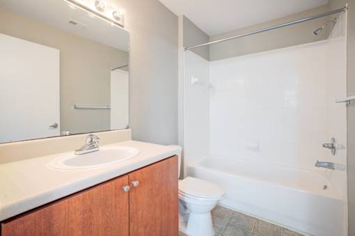 White Bathroom at PALMETTO RIDGE Apartments, Florida